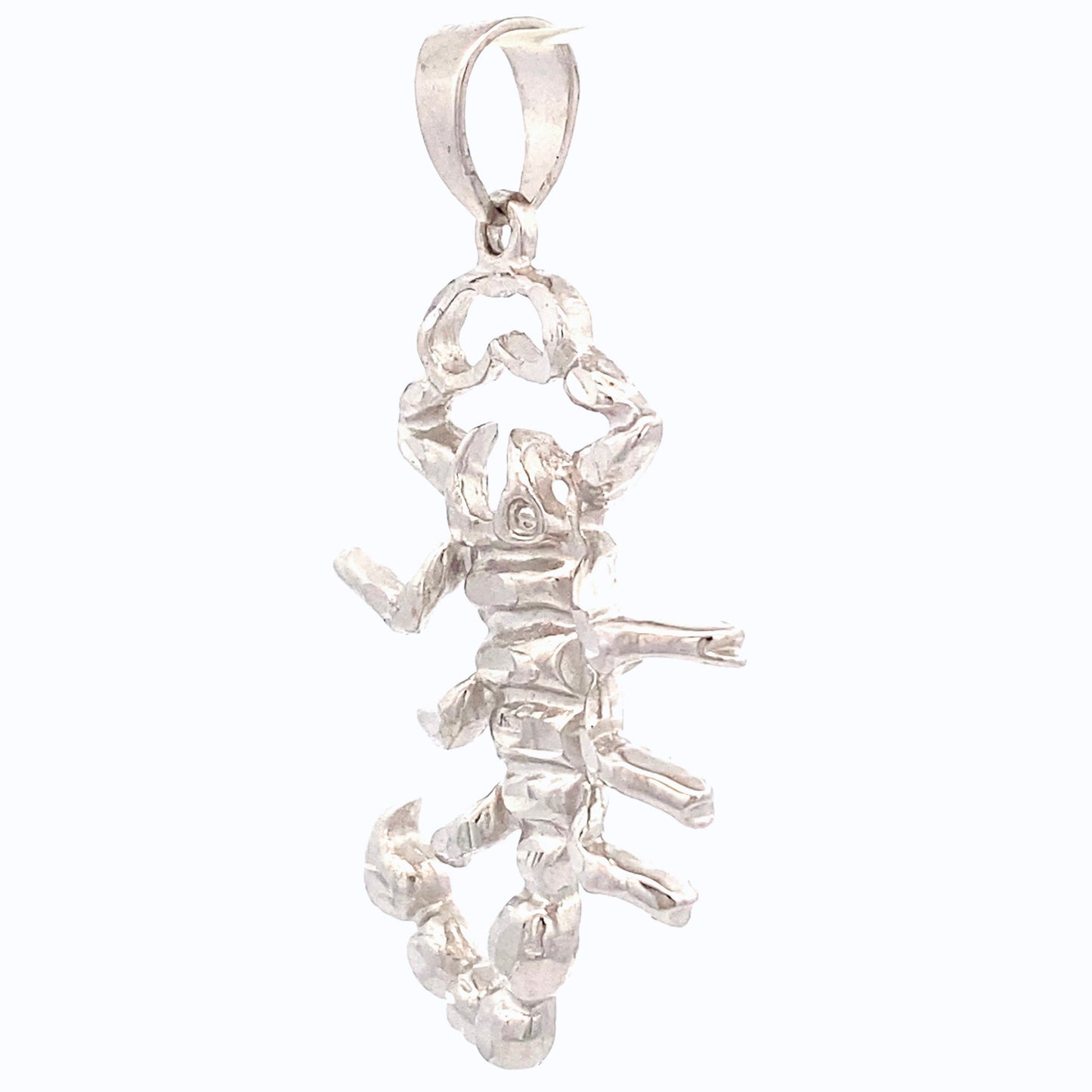 Plain silver scorpion pendant side image
